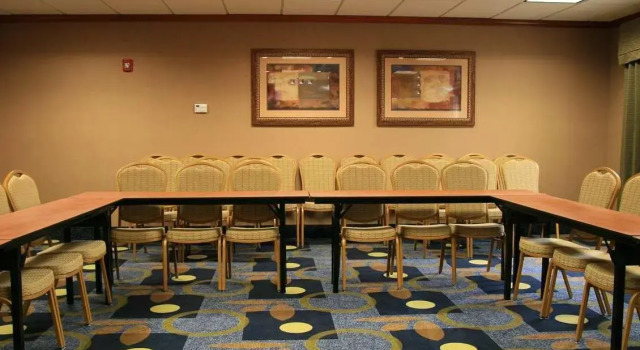 Люкс Hampton Inn & Suites West Haven