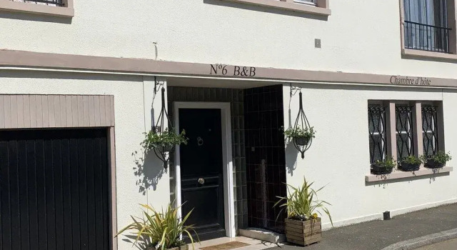No 6 Bed & Breakfast, Reservar Pousada (com pequeno-almoço) Landivy 