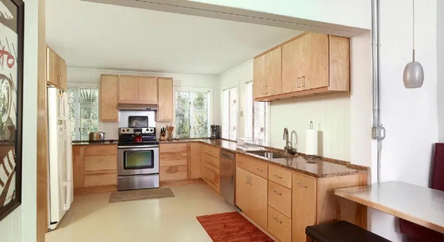 Апартаменты Folly Vacation 620 Entire Home plus Apt, one block to the beach and pet friendly