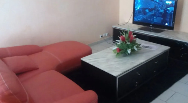 Enka Flathotel, Boek Appartementenhotel Hotels in Abidjan met parkeren, Parkeren