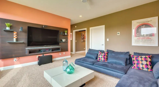 Modern Retreat w/ River View in Roswell!, Reserva ahora Hotel Roswell Georgia
