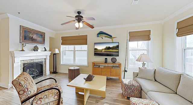 Upscale W/ Balcony - 2 Blocks To Beach! 4 Bedroom Condo, Rezerwuj Apartament Midtown 