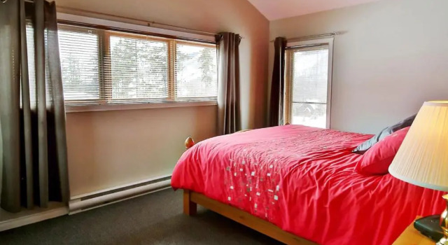 Chalets Alpins - 10 Chemin Blanc, Rezervovat Chata Stoneham-et-Tewkesbury Quebec