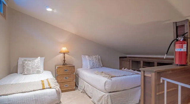 Ski-in/ski-out to Baldy + Outdoor Pool, Prenota Hotel Ketchum Sun Valley