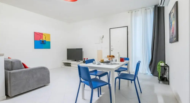 Chic Pop Apartment in Livorno