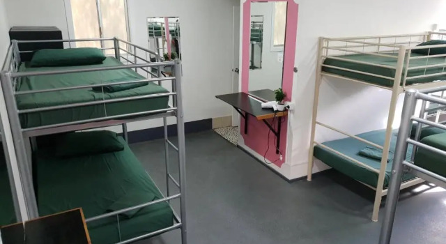 Кровать в общем номере (женский номер) Backpackers In Paradise 18-35 Hostel