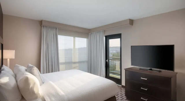 Люкс c 1 комнатой с балконом Residence Inn by Marriott Seattle South/Renton
