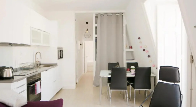 Апартаменты Standard Classic and Comfortable Topfloor Apartment 13 by Lisbonne Collection