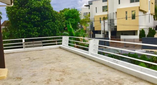 Sea Lion by the beach, Prenota Hotel Tanjung Bungah Penang