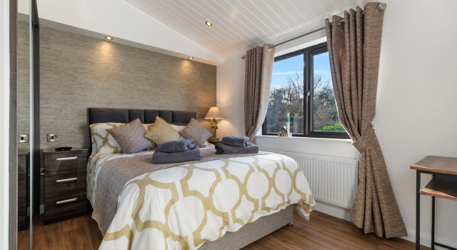 Hiraeth - Luxury Lodge With Hot Tub Close to Beach