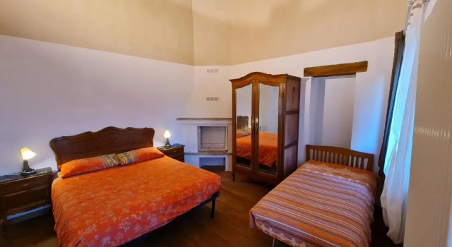 Agriturismo 6 appartamenti 25 posti letto, Buchen Sie Hotel Dogliani Langhe