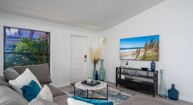 295 Ostego Drive by Coastal Vacation Properties, Забронировать Отель Отели в центре Форт-Майерс-Бич, в центре