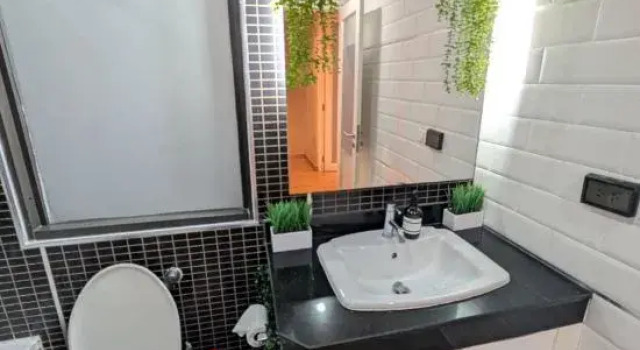 New Renovated 2 Beds Amazing Balcony View Nana BTS 0804, Забронировать Отель Отели Бангкока с бассейном, рядом с Улица Сой Ковбой, Бассейн