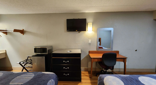 Четырёхместный номер Standard Americas Best Value Inn and Suites Little Rock