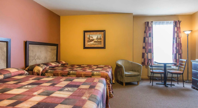 Четырёхместный номер Standard Econo Lodge Cabano