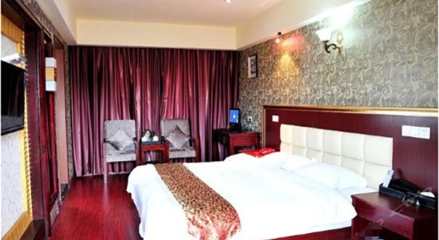 Jiangyou Sanguo Hotel, Book Hotel Hoteller i Jiangyou med parkering, Parkering