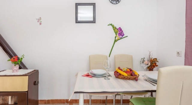 Amazing Apartment in Gabonjin With 1 Bedrooms and Wifi, Prenota Appartamento Hotel a Isole Quarnerine con parcheggio, Parcheggio