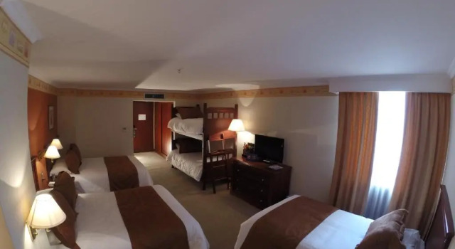 Четырёхместный номер Standard Hotel Emperador