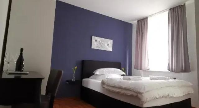 Hotel Zur Linde, Забронировать Отель Отели и гостиницы Роммерскирхен, Отель