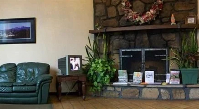 Riverside Motor Lodge