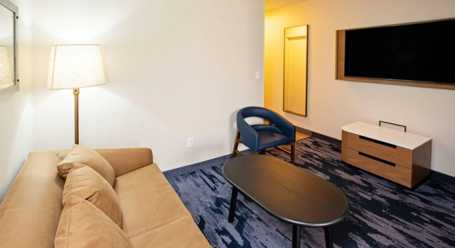 Четырёхместный люкс Fairfield Inn & Suites by Marriott Elizabethtown