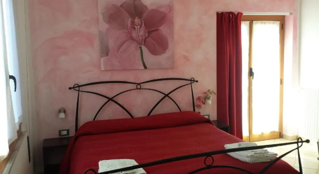 Guest house Il Giardino in Città, Забронировать Отель Отели Специи с парковкой, рядом с Центральный вокзал Специи, Парковка