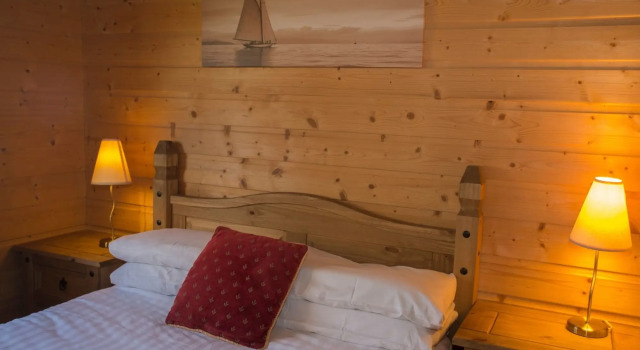Armadale Castle Cabins, Забронировать Отель Ардвасар Остров Скай