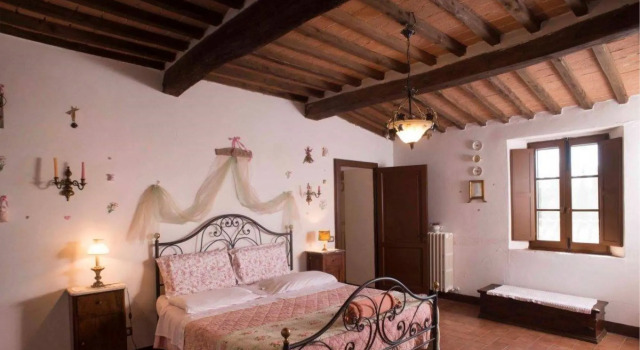 Imposing Villa With 5 Apartments Ideal for Groups Pool -aia Vecchia