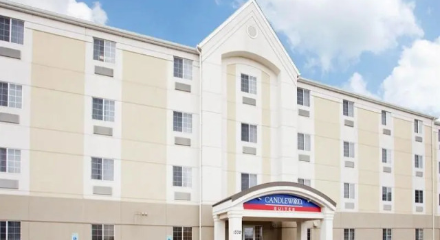 Кровать в общем номере Candlewood Suites O Fallon by IHG