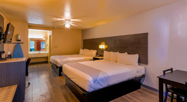 Четырёхместный номер Standard OYO Hotel Yoakum West