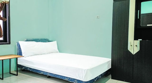 Номер Standard SPOT ON 91791 Homestay Surya Syariah
