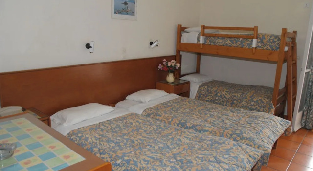 Двухместный семейный номер Standard с балконом SeaBird Hotel
