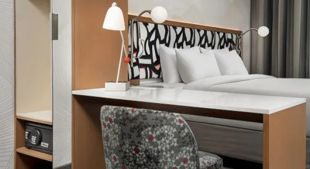 Люкс с видом на город SpringHill Suites by Marriott New York Queens