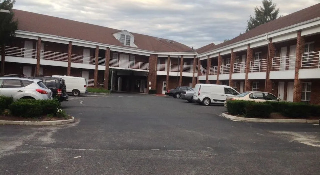 Village Inn, Réserver Hôtel Colts Neck 
