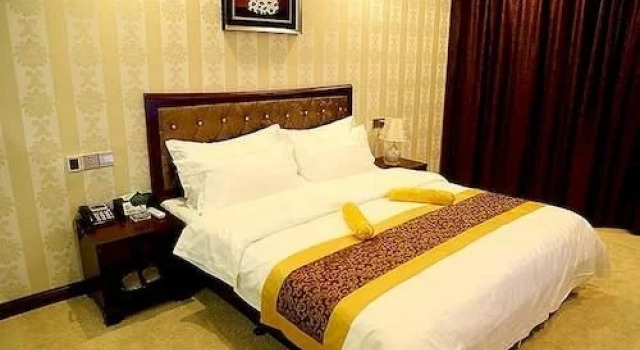 Nanlin Holiday Hotel, Boek Hotel Huzhou Zhejiang