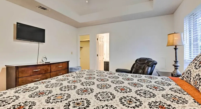 Коттедж Ocean Springs Home w/ Sunroom ~ 5 Mi to Beach