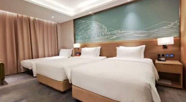 Номер Deluxe Ramada by Wyndham Guilin Hi-Tech Zone