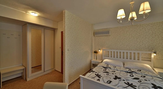 Hotel Šariš, Boek Hotel Hotels in Northeastern Slovakia met parkeren, Parkeren