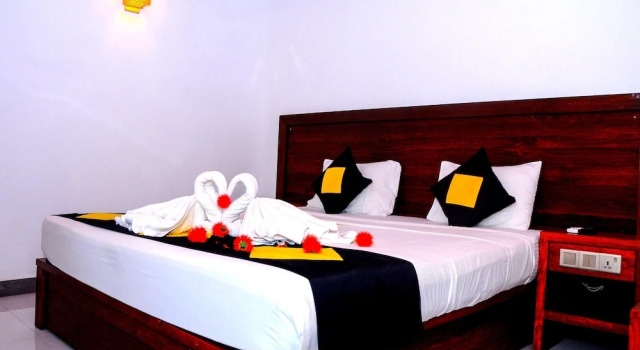 Happy Banana Hotel & Restaurant