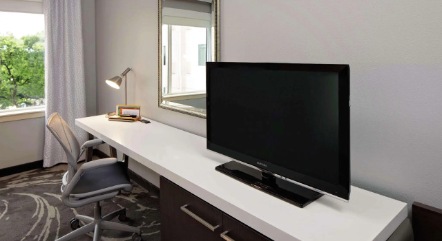 Четырёхместный номер Standard Hilton Garden Inn DFW Airport South