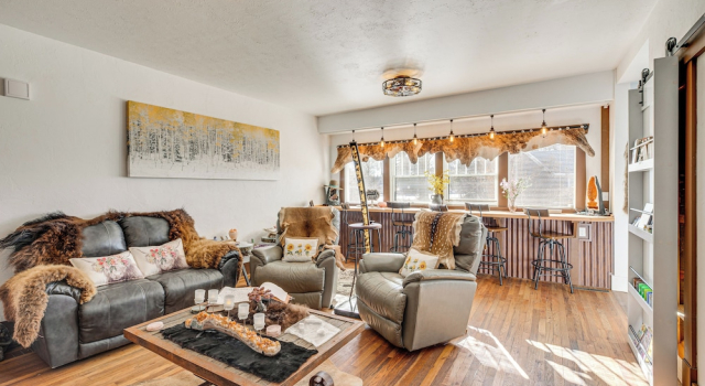 Коттедж 1 Blk to Main St! Crystal Connection Montrose Home