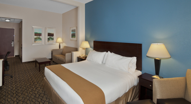 Holiday Inn Express Hotel & Suites - Concord by IHG, Забронировать Отель Конкорд Северная Каролина