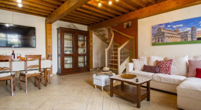 House  Mulini Vecchiano, Boek Hotel Pugnano Toscane