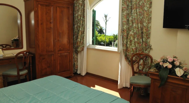 Трёхместный номер Standard Villa Irlanda Grand Hotel