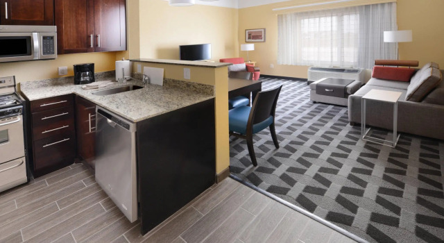 Suite 2 Schlafzimmer mit Stadtblick TownePlace Suites by Marriott Laredo