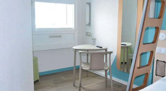 Трёхместный номер Standard ibis budget Blois Centre