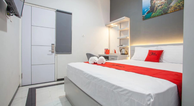 Номер Standard RedDoorz Plus near Politeknik Negeri Malang