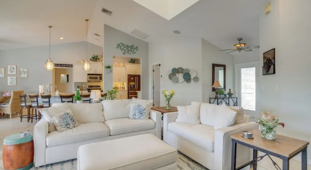 Dock & Pool: Canal-front Cape Coral Oasis!, Забронировать Дом для отпуска Виллы Кейп-Корал, Вилла