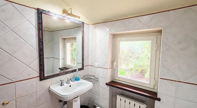 Коттедж Farmhouse in Giano Dell'umbria with Hot Tub, Swimming Pool