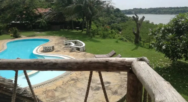 Коттедж с 3 комнатами с балконом Cooke Villa